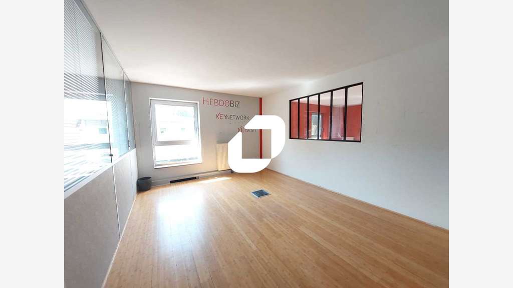 Vente Bureaux 314m² Voisins le bretonneux