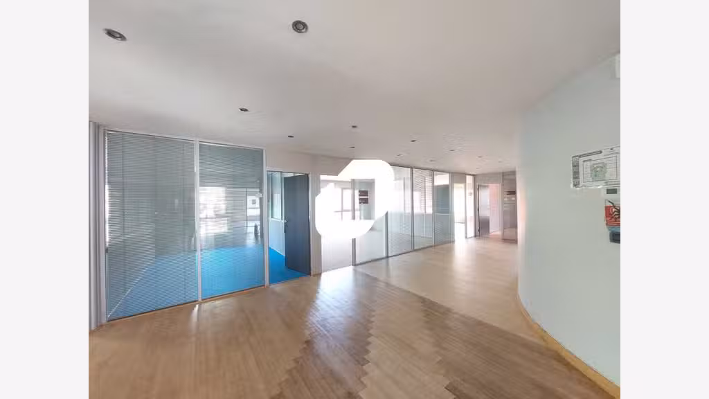 Vente Bureaux 314m² Voisins le bretonneux