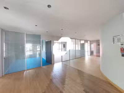 Vente Bureaux 314m² Voisins le bretonneux