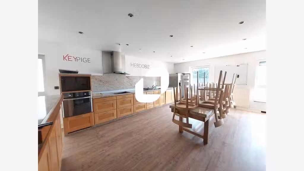 Vente Bureaux 314m² Voisins le bretonneux