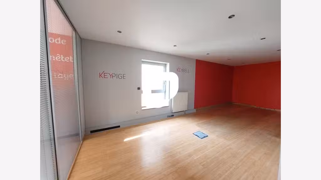 Vente Bureaux 314m² Voisins le bretonneux