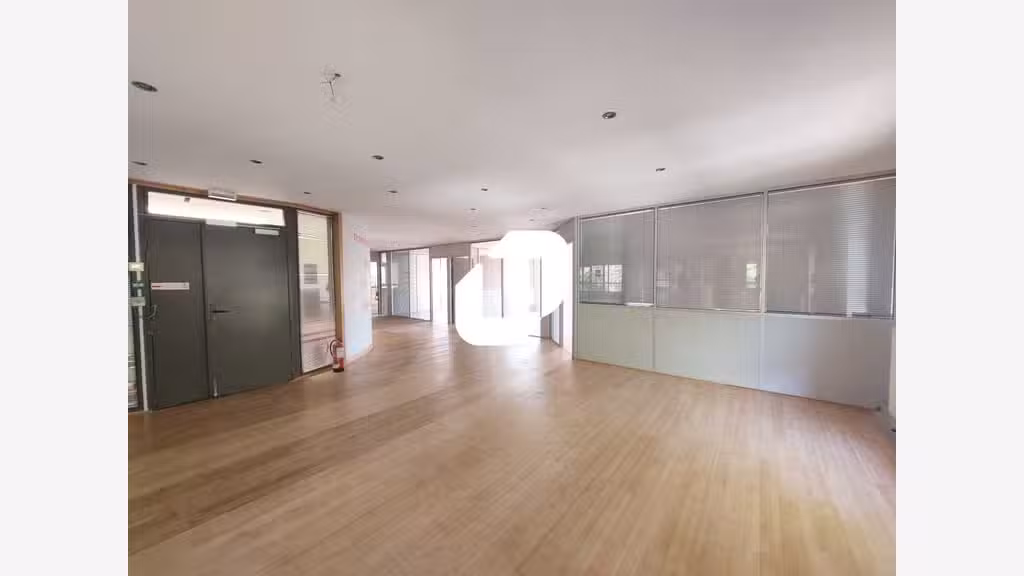 Vente Bureaux 314m² Voisins le bretonneux