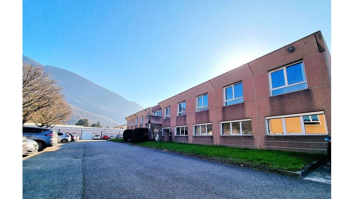 Vente bureaux de 373m² à Fontanil-Cornillon