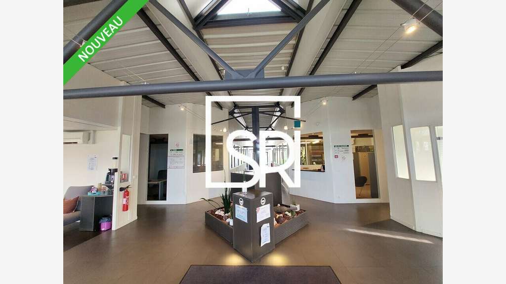 Vente bureaux 990m² à Enval