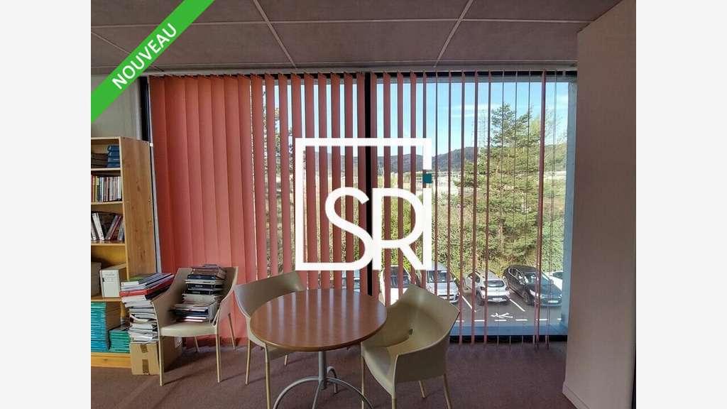 Vente bureaux 990m² à Enval