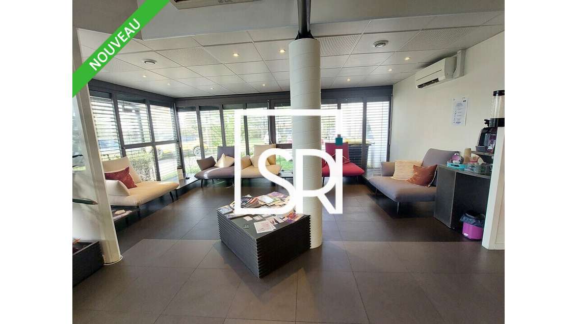 Vente bureaux 990m² à Enval