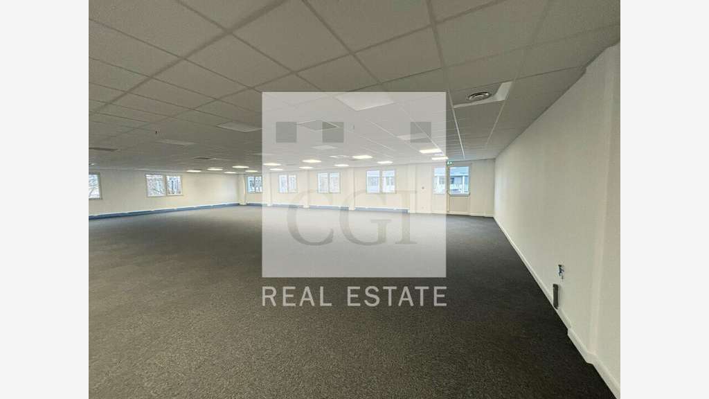 Bureaux 1477m² à vendre à Bron Parc du Chêne