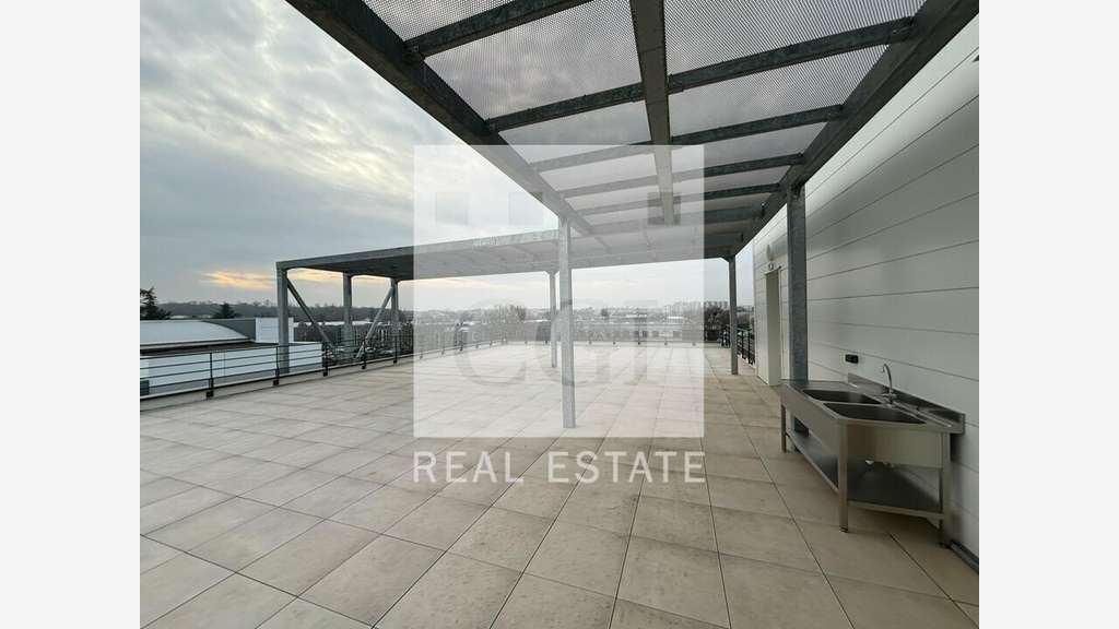Bureaux 1477m² à vendre à Bron Parc du Chêne