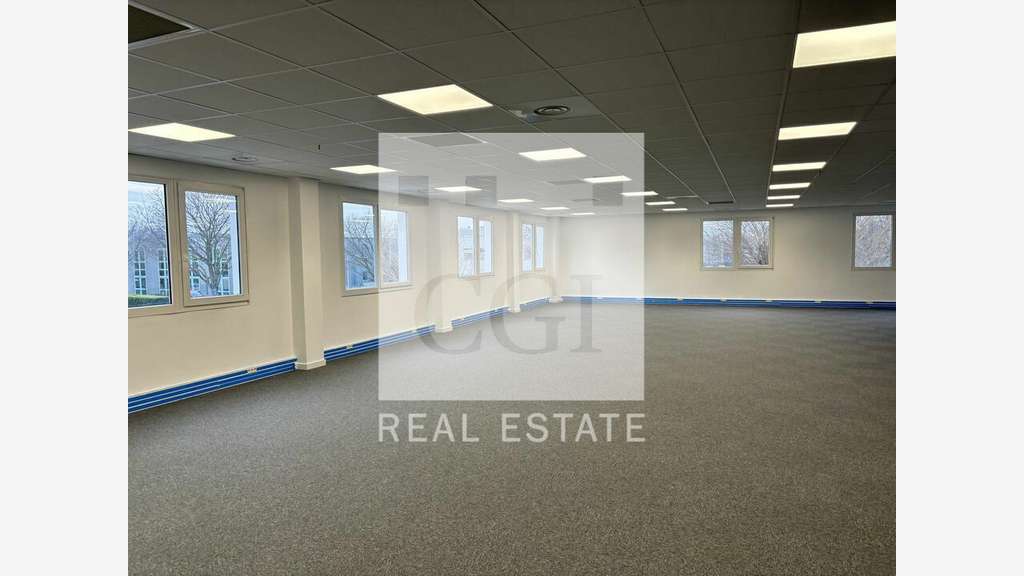 Bureaux 1477m² à vendre à Bron Parc du Chêne
