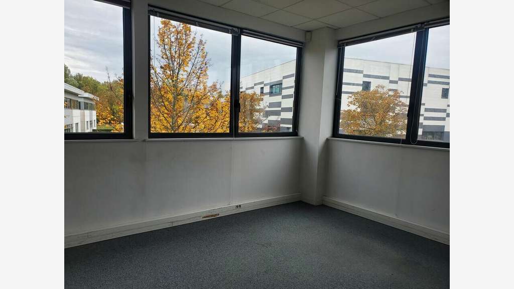 Vente bureaux 434m² R+1 à Limonest Jardin d'Eole