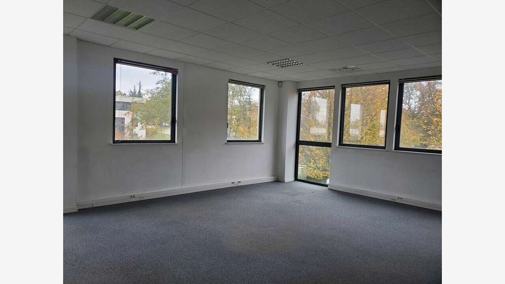 Vente bureaux 434m² R+1 à Limonest Jardin d'Eole