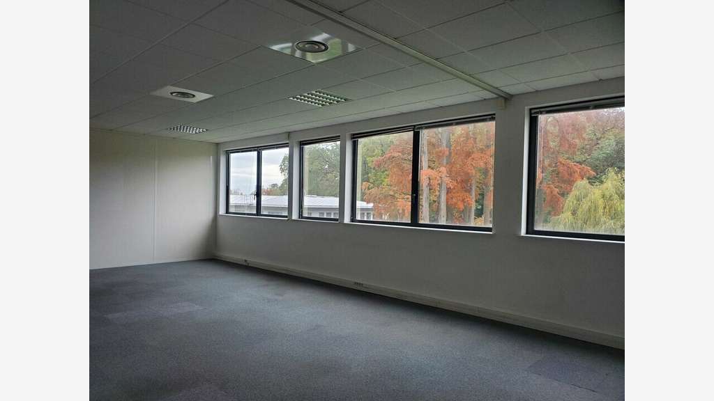 Vente bureaux 434m² R+1 à Limonest Jardin d'Eole