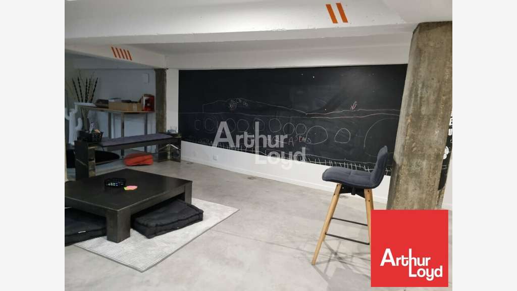 Vente bureaux de caractère 238m² à Poitiers centre