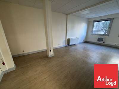 Bureaux 120m² avec parkings à vendre à Poitiers