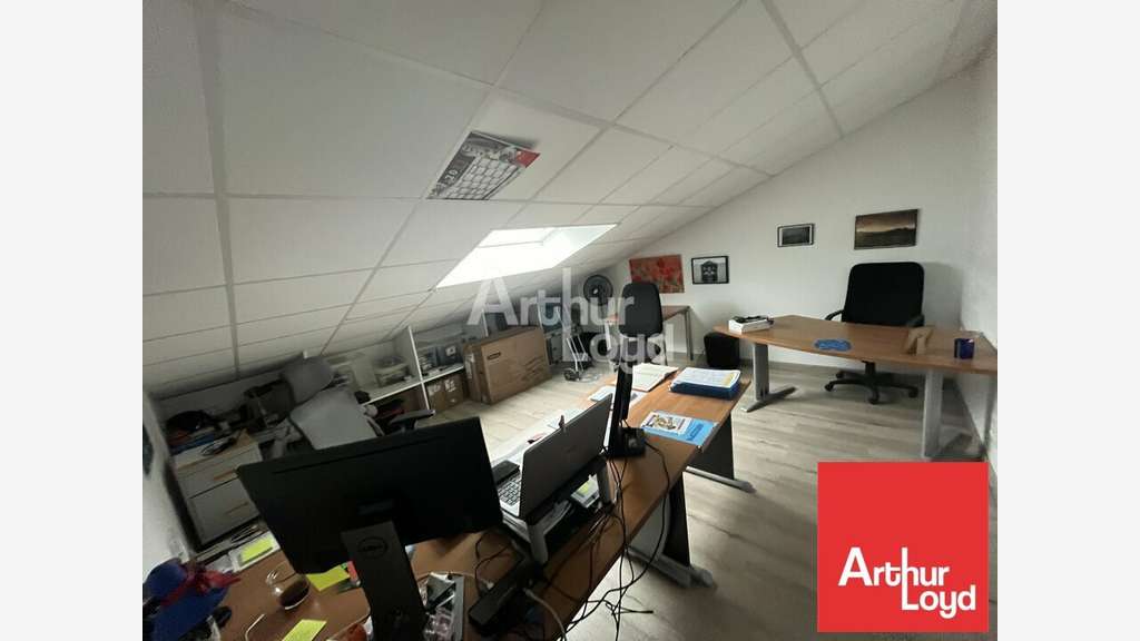 Vente local professionnel 240m² à Saint-Benoît