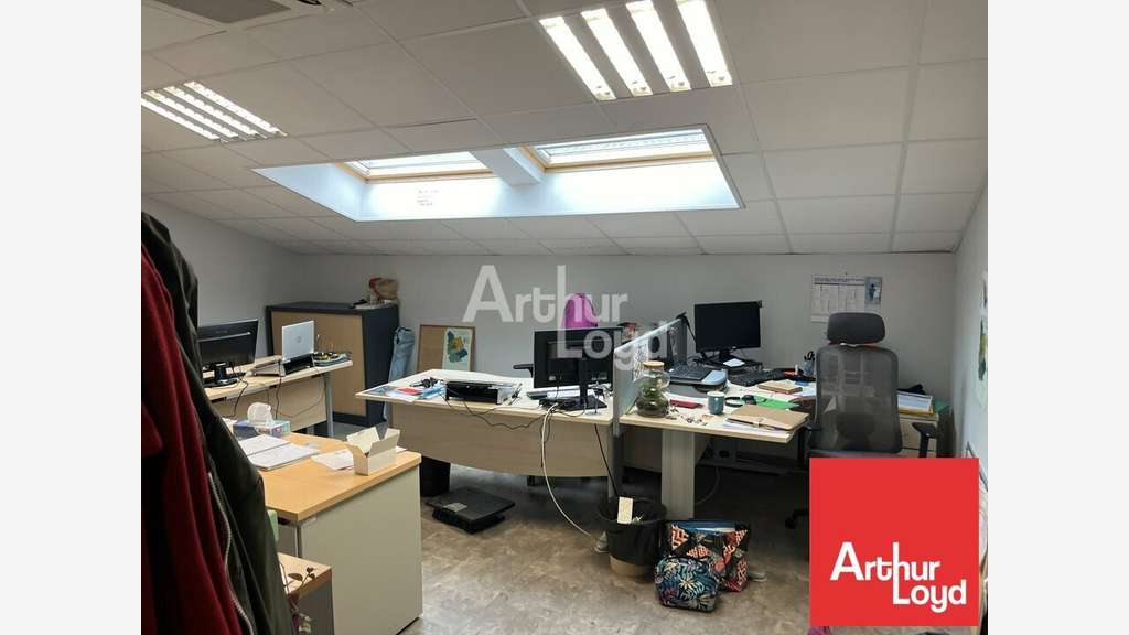 Vente local professionnel 240m² à Saint-Benoît