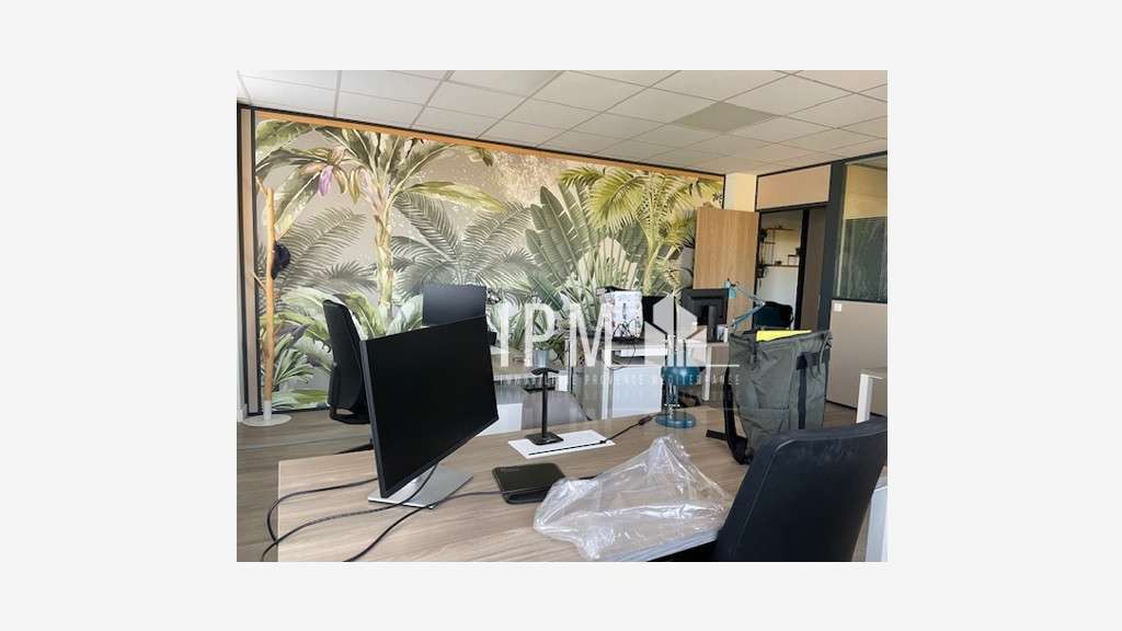 Bureaux 126m² à vendre à Aix Les Milles 13290