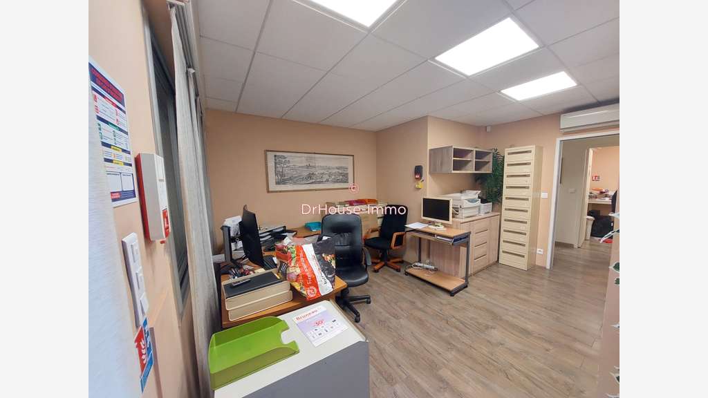 Murs commerciaux 110m² idéal médical à Aix 