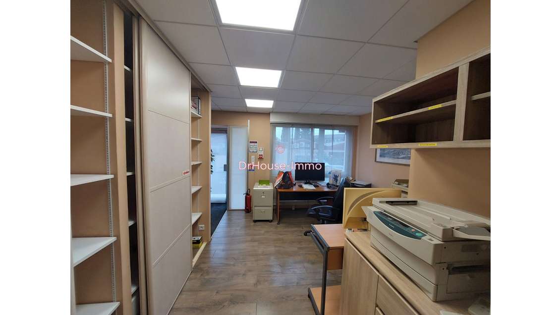 Murs commerciaux 110m² idéal médical à Aix 