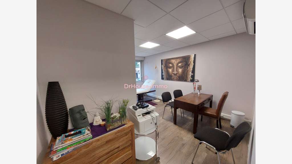 Murs commerciaux 110m² idéal médical à Aix 