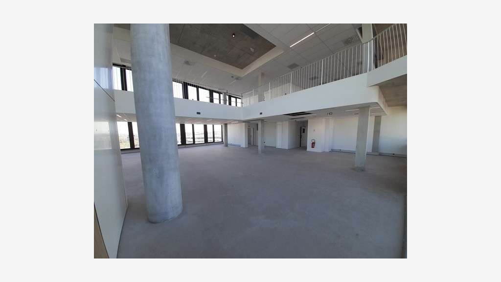 Bureaux neufs 10003m² à vendre Angers Saint-Serge