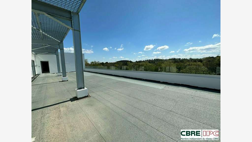 Vente bureaux + terrasse à Anglet zone de Maignon