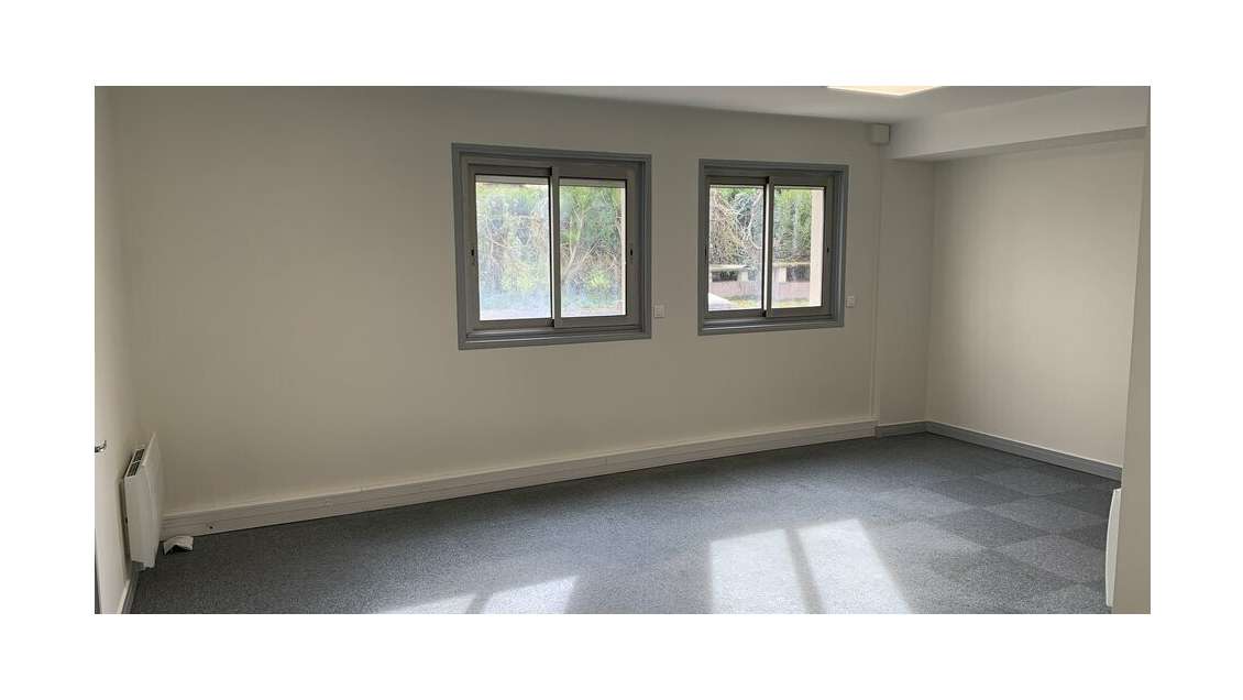 Cède bureaux rénovés 60m² Angoulême coeur de ville