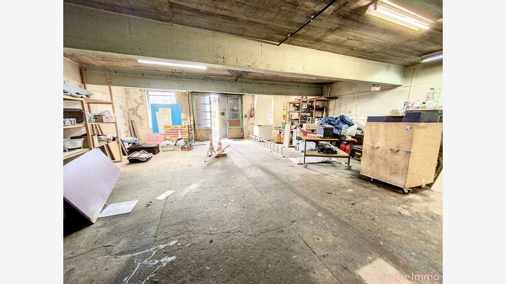 Vente bureaux 80m² stockage 110m² à Angoulème