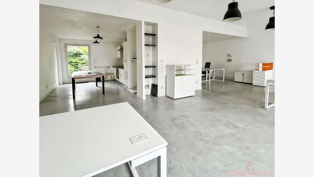 Vente bureaux 80m² stockage 110m² à Angoulème