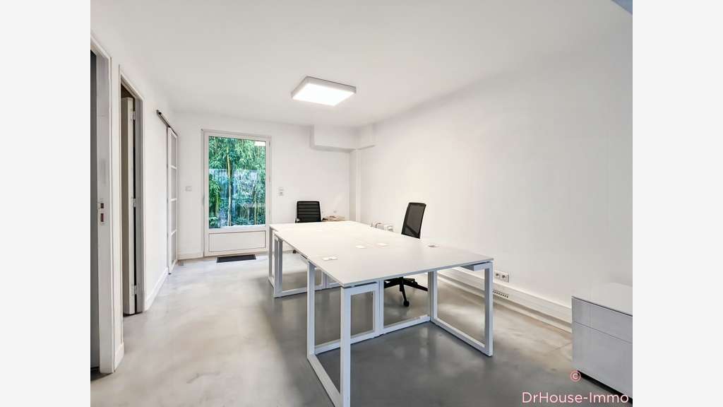 Vente bureaux 80m² stockage 110m² à Angoulème