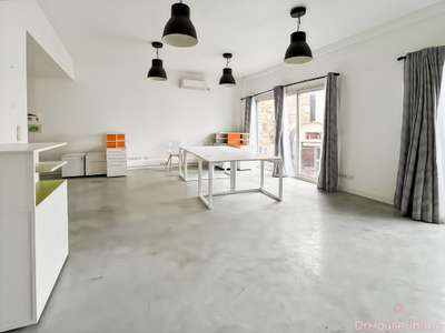 Vente bureaux 80m² stockage 110m² à Angoulème