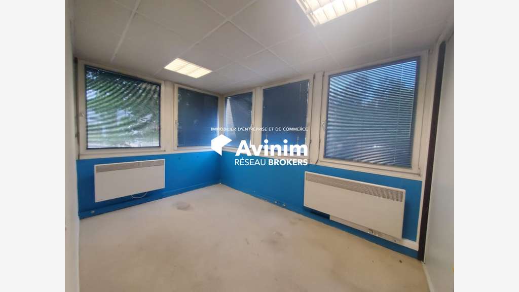 Plateaux de bureaux à vendre proche centre Seynod