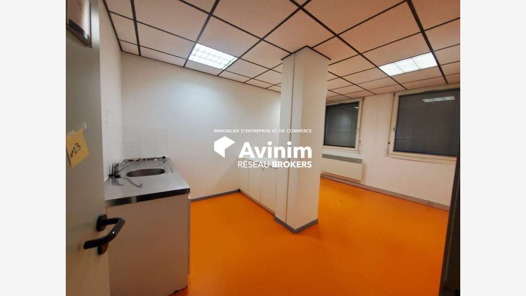Plateaux de bureaux à vendre proche centre Seynod