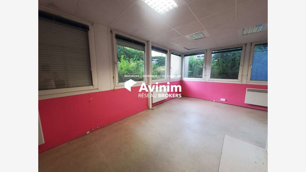 Plateaux de bureaux à vendre proche centre Seynod
