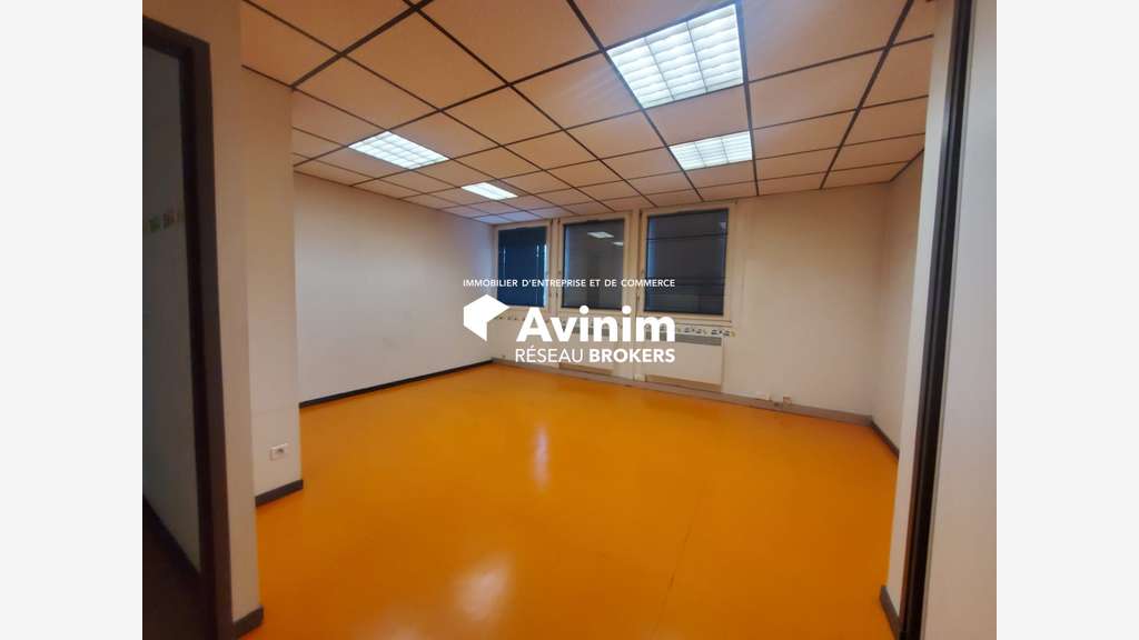 Plateaux de bureaux à vendre proche centre Seynod