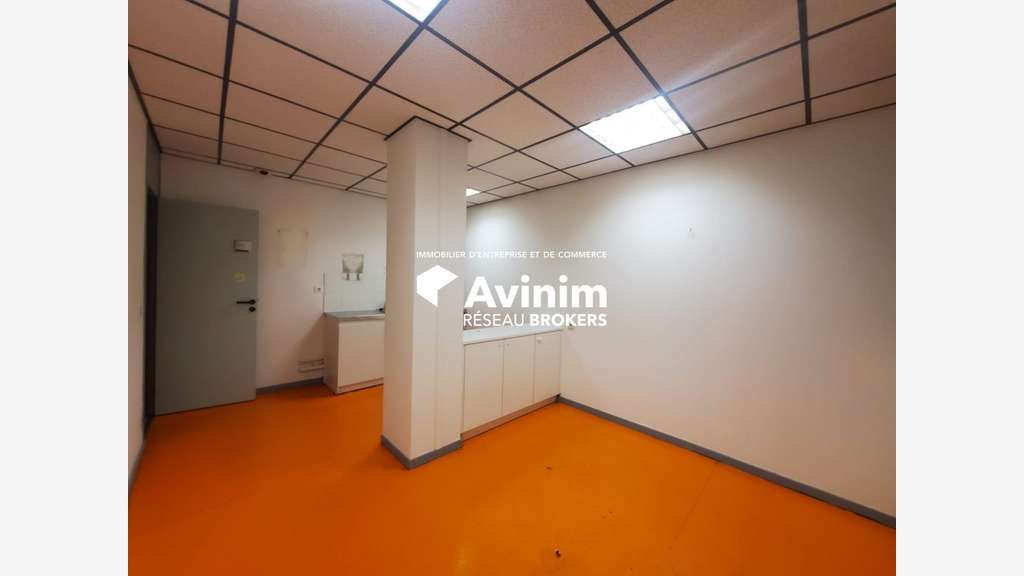 Plateaux de bureaux à vendre proche centre Seynod
