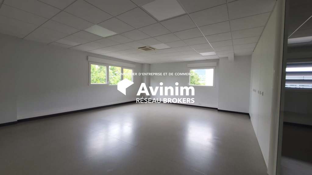 Bâtiments indépendants de bureaux à vendre - Te