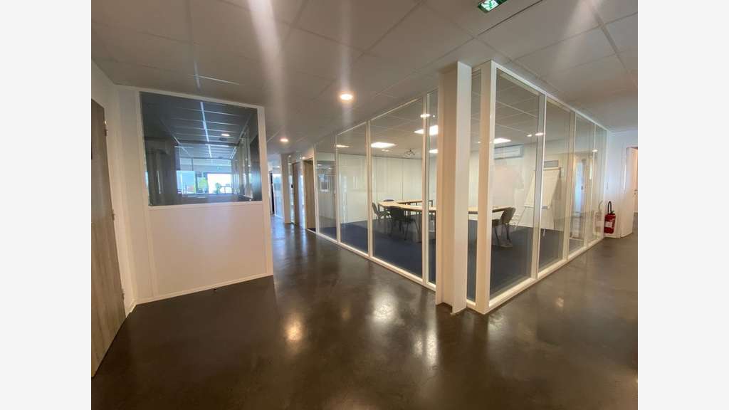 Vente locaux pro de 347m² à Artigues-près-Bordeaux