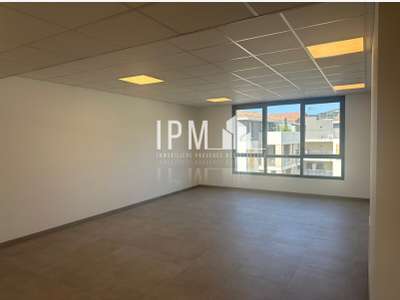 A vendre bureaux 115m² ZA Napollon à Aubagne