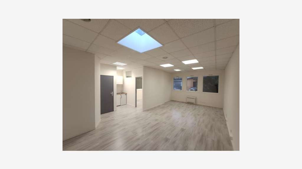 Vente bureau de 304m² à Avignon Courtine