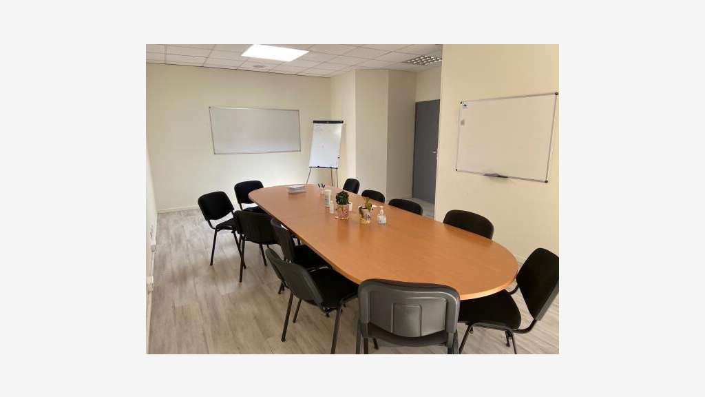 Vente bureau de 304m² à Avignon Courtine