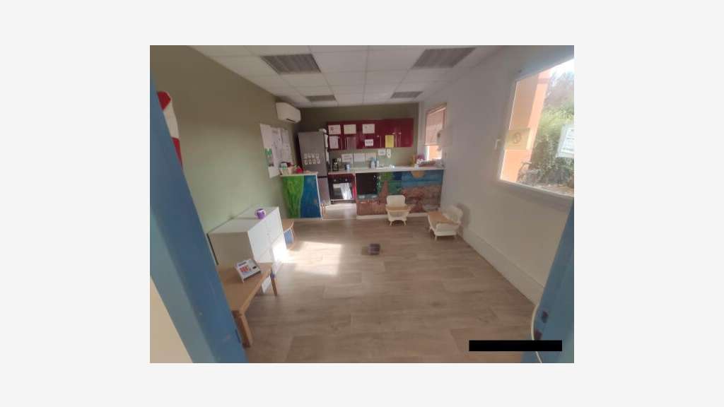 Vente bureau de 180m² à Avignon Courtine