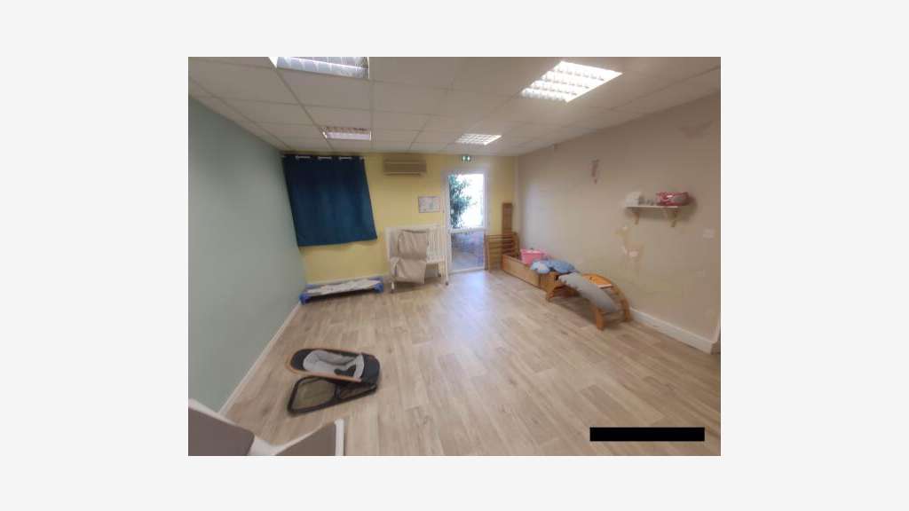 Vente bureau de 180m² à Avignon Courtine