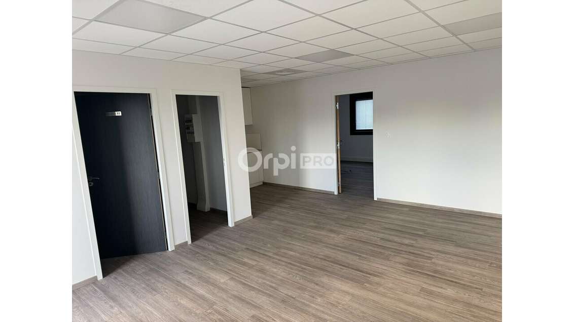 Bureau neuf de 98m² à vendre au 1er étage Avignon