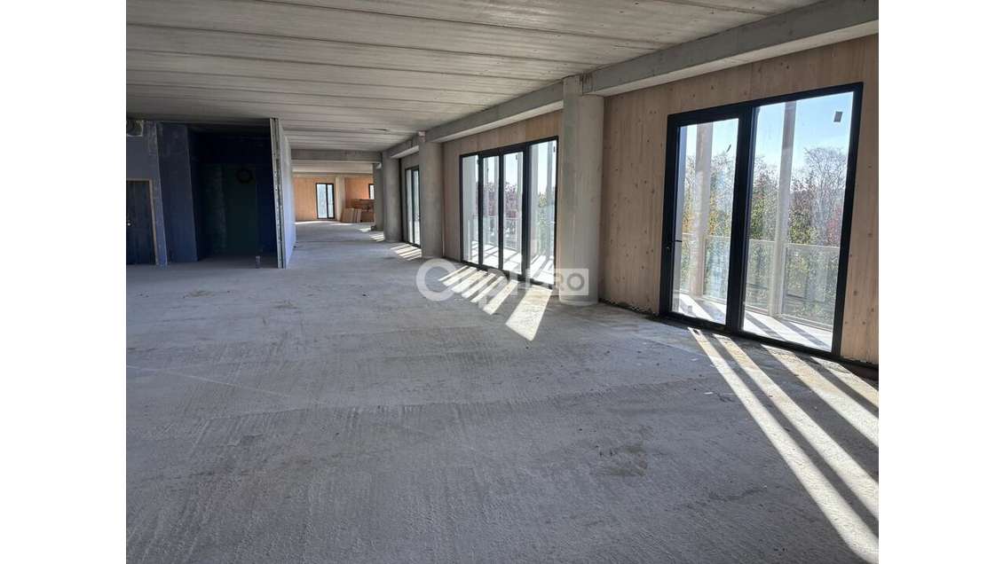 Bureau de 276m² à vendre en étage à Avignon