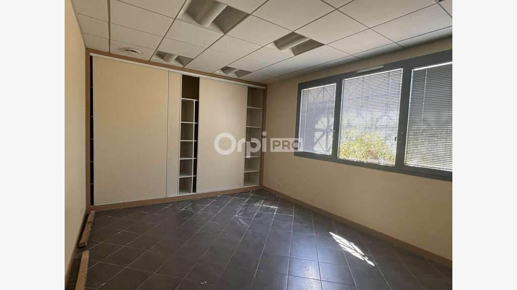 Entrepôt 726m² à vendre Avignon