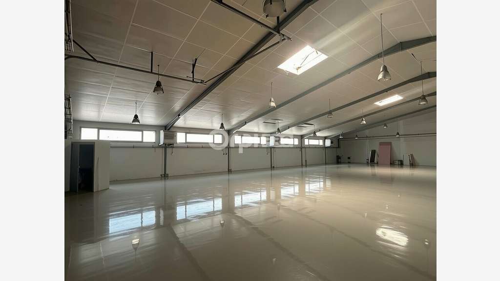 Entrepôt 726m² à vendre Avignon