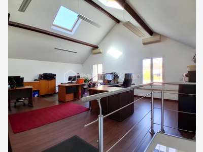 Vente local + habitation à Ballainvilliers