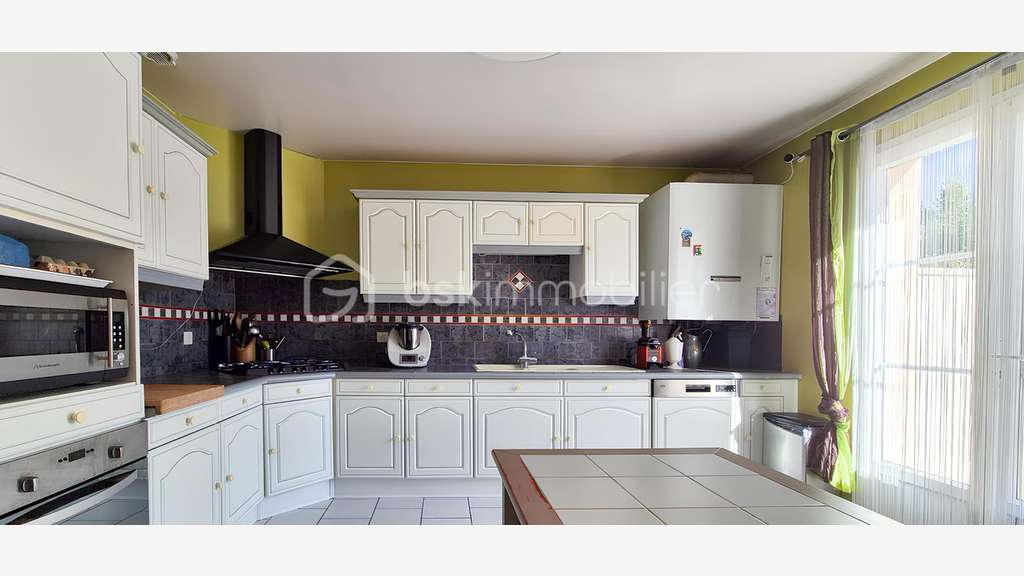 Vente local + habitation à Ballainvilliers
