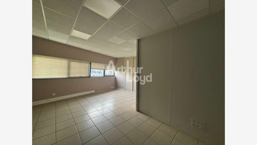 Bureaux de 1147m² à vendre à Bellevigny